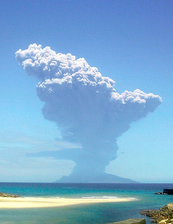 口永良部島_噴火.jpg
